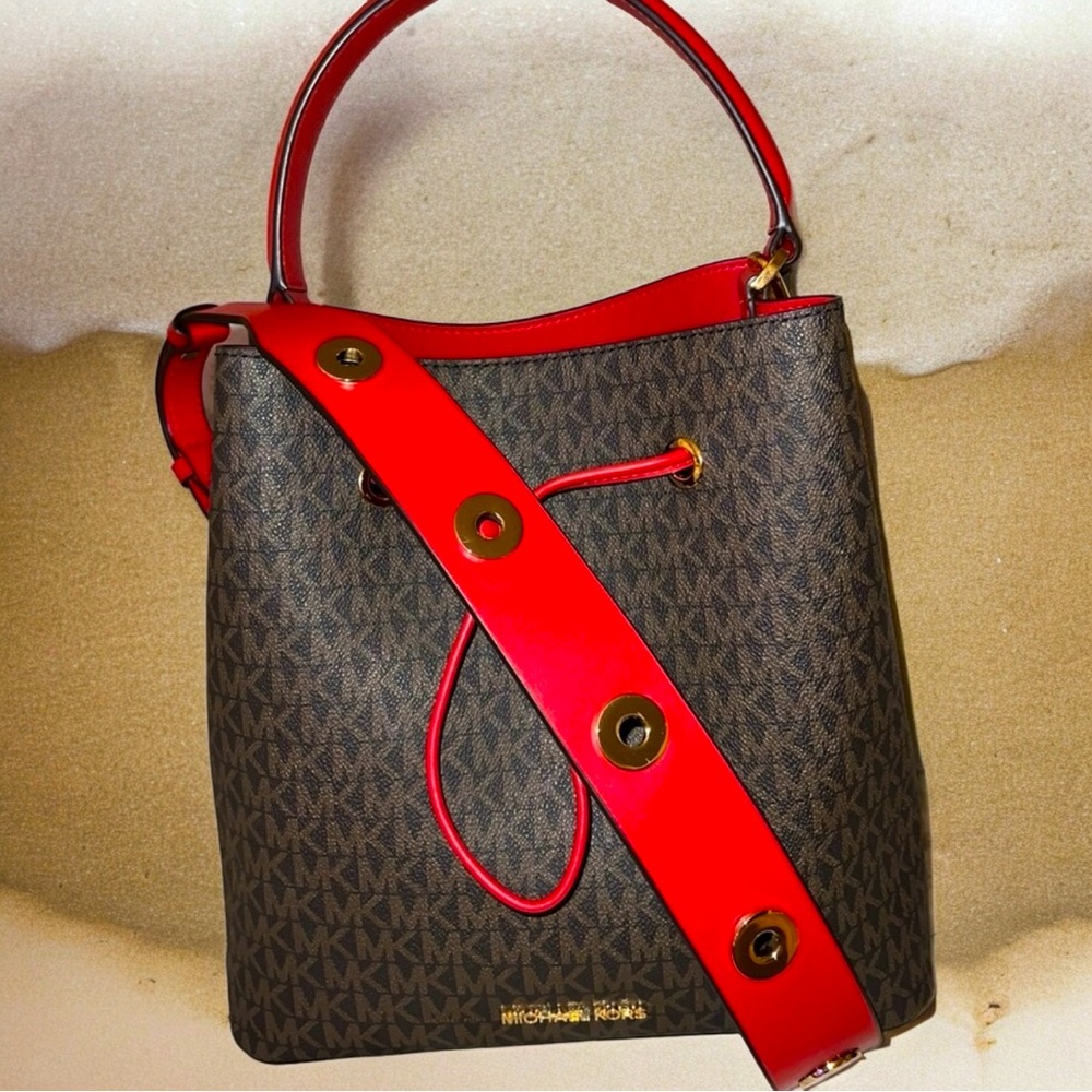 Michael Kors Signature Suri Large Bucket Bag in Flame W/ MK  Grommet Strap